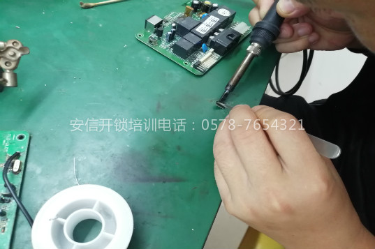 宾阳学习配汽车遥控脑子笨要学多久？
